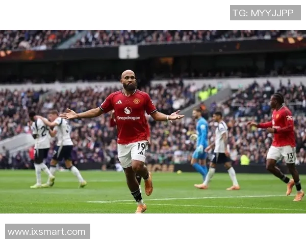 友谊赛AC米兰大胜曼联乌龙球引发转会传闻热潮