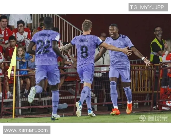 友谊赛拜仁小胜里昂乌龙球引发争议判罚全场沸腾