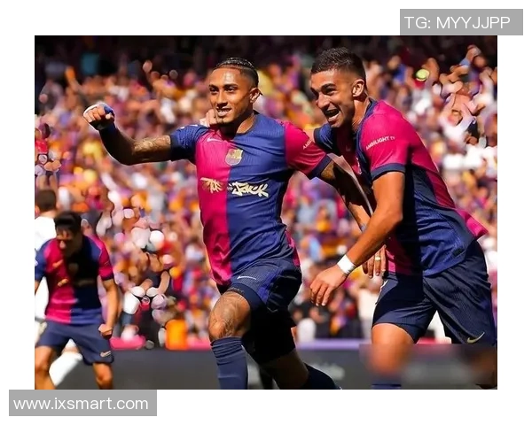 巴萨友谊赛大胜巴黎圣日耳曼帽子戏法引发全场狂欢分析